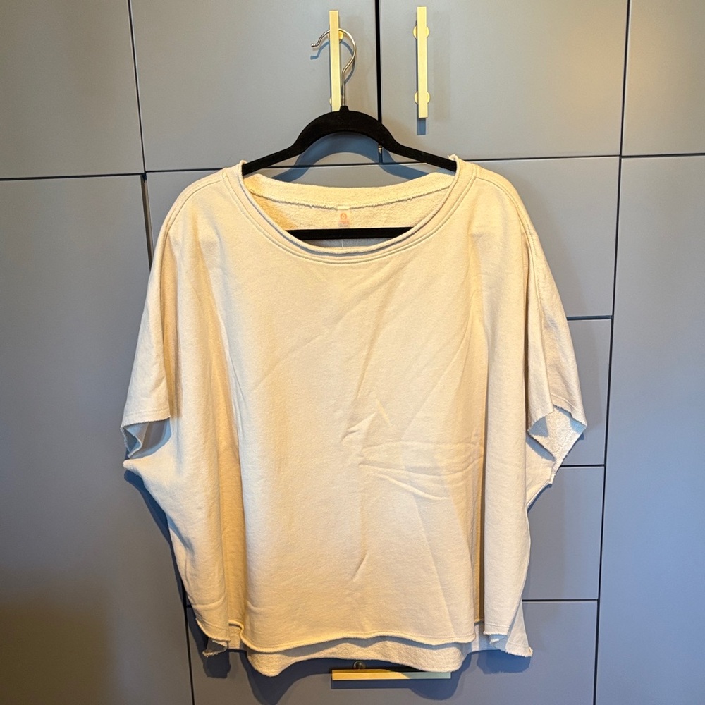 Raw edge caplet NWT